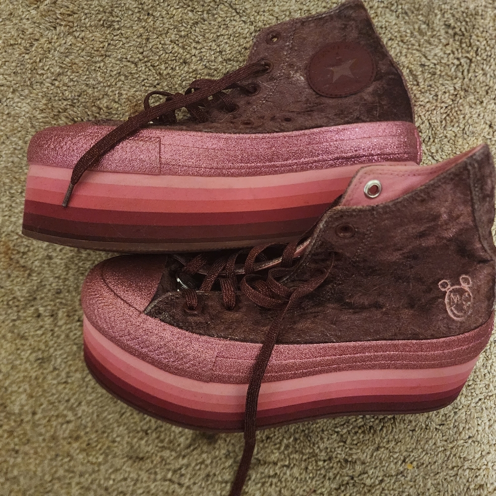 Miley cyrus platform converse